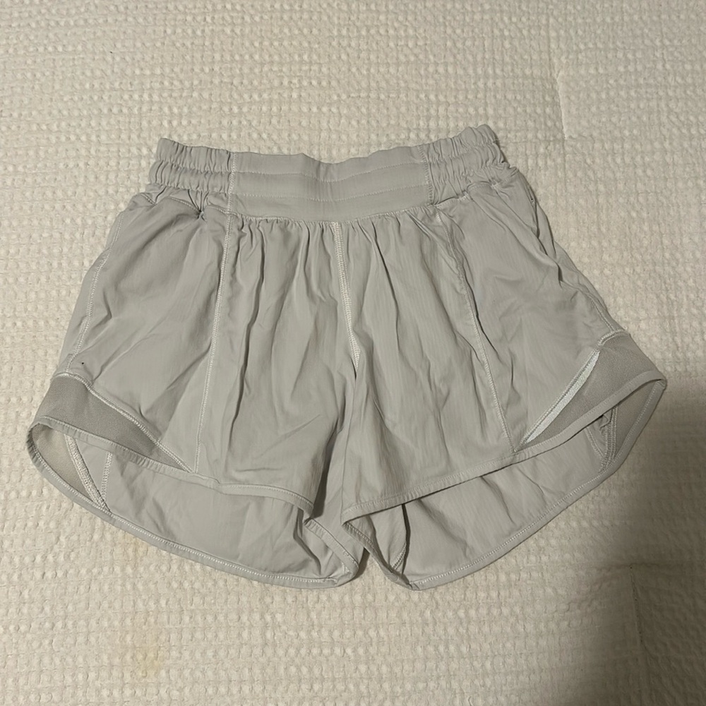 lululemon Hotty hot shorts low rise 2.5 inch